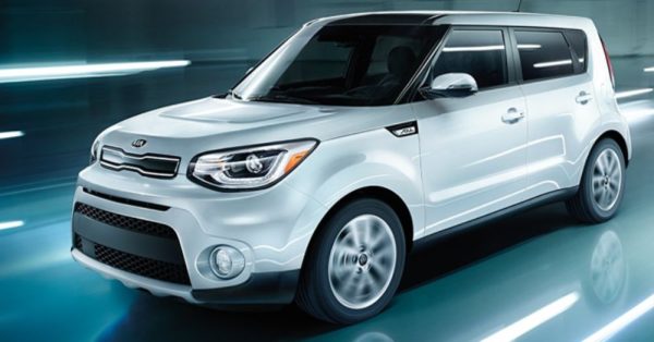 Navigating Tight Urban Spaces with Compact Cars and Modern Tech